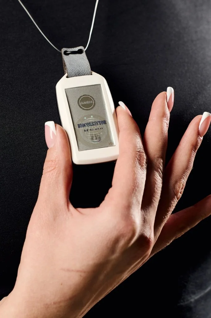 Biocorrector BC-17 Mini: брелок крупним планом